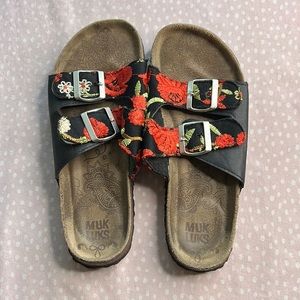 MukLuks Rose Two Strap Sandals